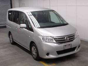 Отзыв Nissan Serena 2011