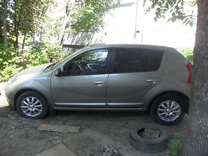 Отзыв Renault Sandero 2010